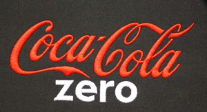 Strojová výšivka Coca-Cola-Zero